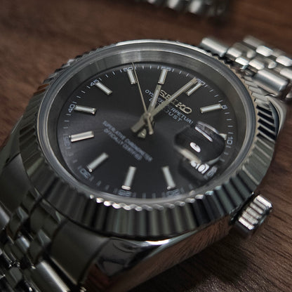 Sunburst Date - Gloss Black