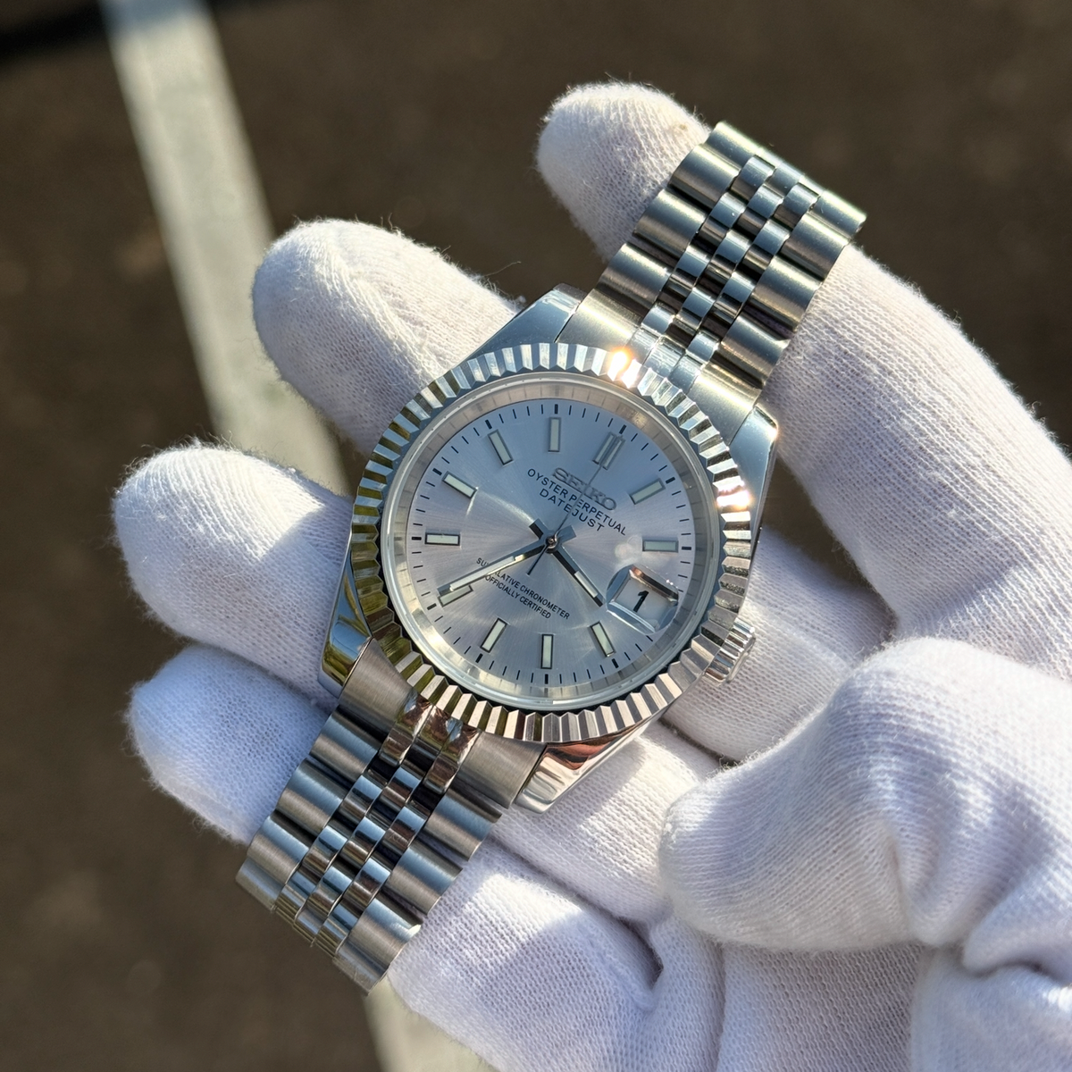 Sunburst Date - Sterling Mist