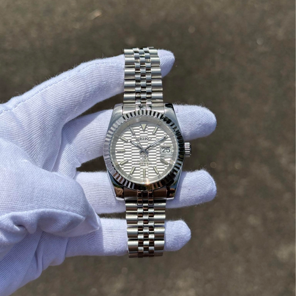 Motif Date - Frost Weave